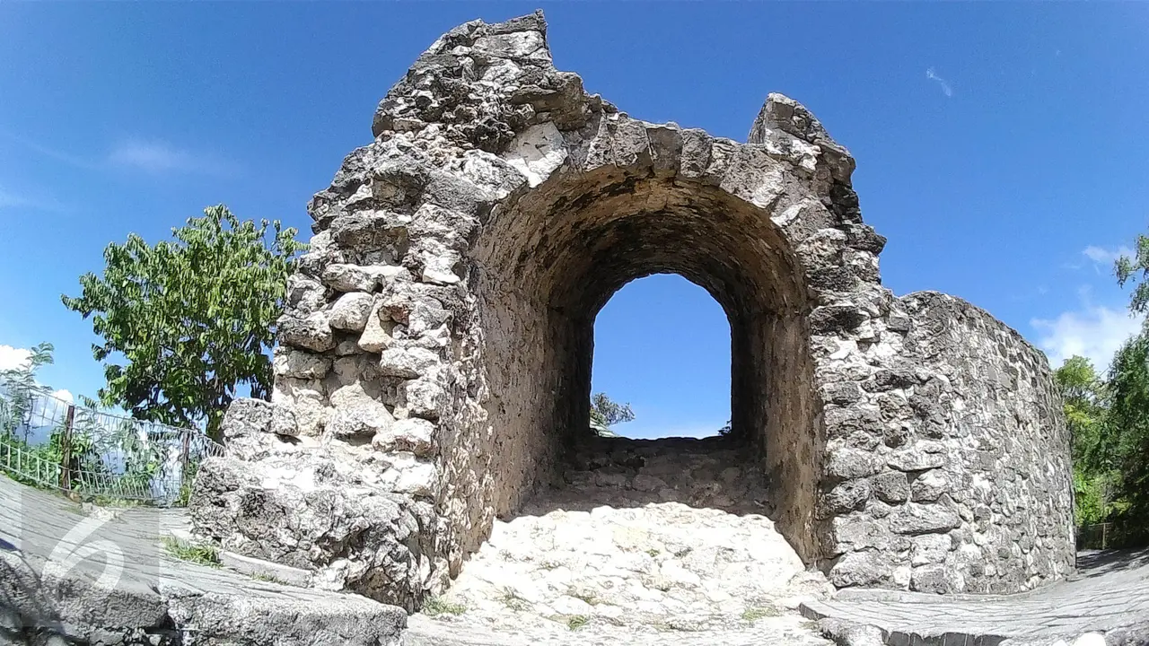 20160705-Menikmati Keindahan Panorama Benteng Otanaha di Gorontalo-Sulawesi