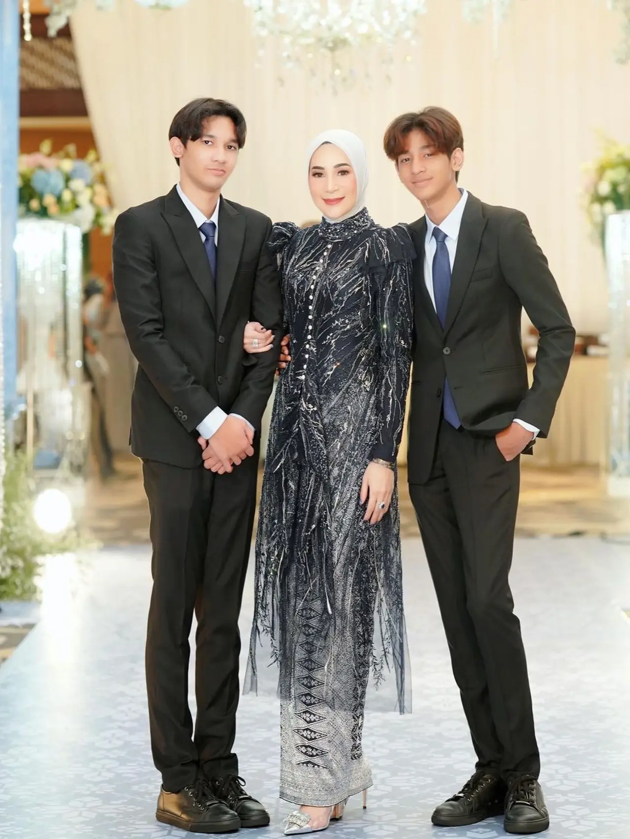 Mirip Andre Taulany saat Muda, Ini 6 Potret Gaya Rambut Kenzy