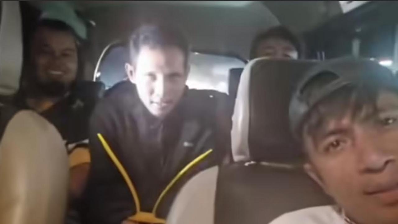 Viral Video Anggota Polsek Tawaeli Nyanyi Bareng Maling Motor Saat Digelandang