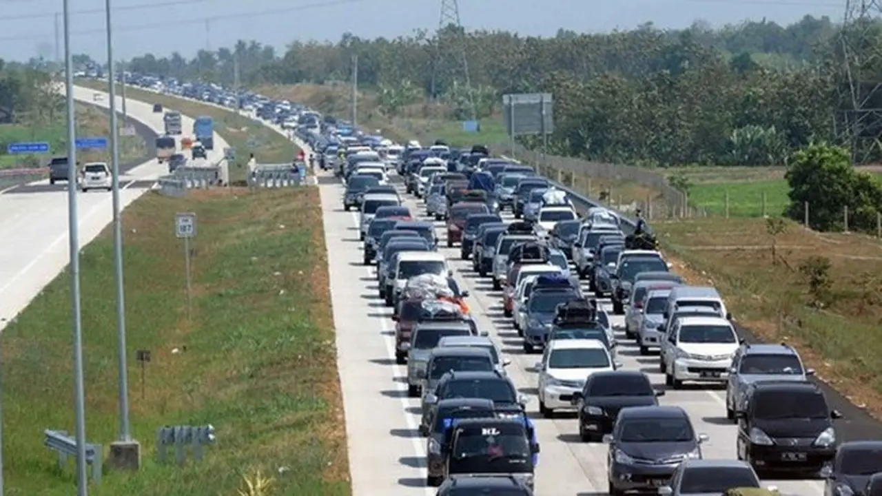 Kemacetan di pintu Tol Palimanan.
