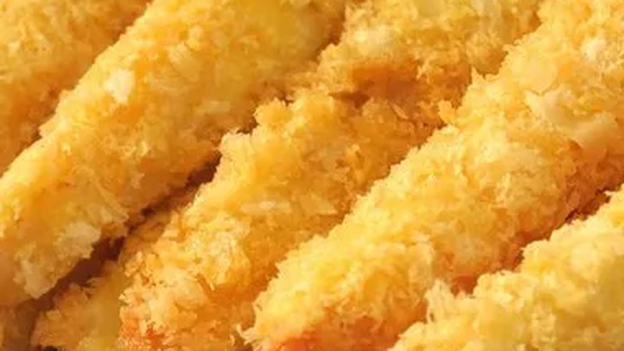Kedua adalah satu Paket B + satu Paket C + 2 minuman. Paket spesial ini hanya berlaku satu hari pada Minggu, 16 Juli 2023.
