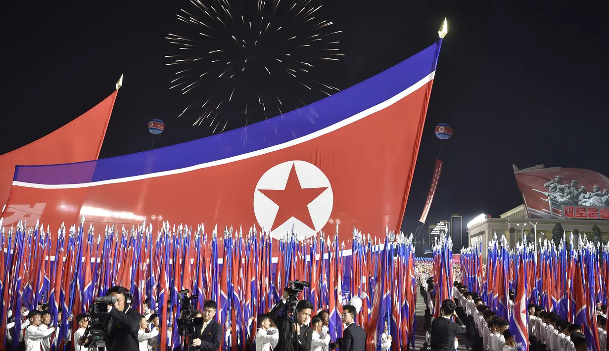 Korea Utara menggelar perayaan yang menandai 76 tahun berdirinya negara tersebut. (KIM Won Jin/AFP)