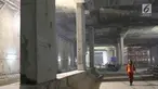 Suasana pembangunan stasiun MRT Bundaran HI, Jakarta, Kamis (19/10). Tahap I yang menghubungkan Lebak Bulus-Bundaran HI sepanjang 15.7 km nantinya akan memiliki 13 stasiun (7 stasiun layang dan 6 stasiun bawah tanah). (Liputan6.com/Immanuel Antonius)