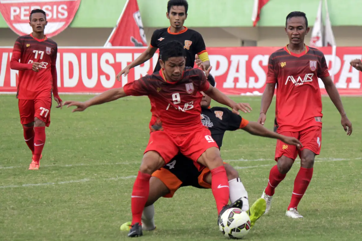 Persis Solo