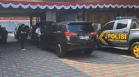 Tiga Koper Dibawa KPK dari Kantor Bupati Sukoharjo