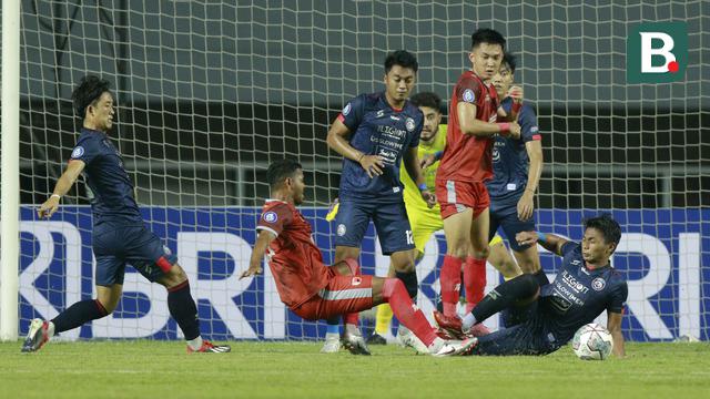 Foto: Tensi Tinggi Kala Arema FC Berhadapan Dengan PSM Makassar di Ajang BRI Liga 1