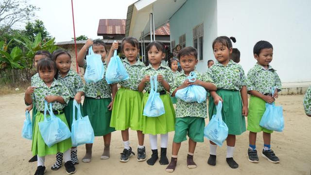 MBG Bikin Orang Tua di Sumsel Tabung Uang Jajan Anak, Sambil Cari Sayur di Kebun