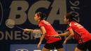 Metya Inayah Cindiani/Febby Valencia Dwijayanti Gani tengah bersiap saat melawan pasangan Korea pada turnamen Indonesia Open 2016 di Istora Senayan, Jakarta, Rabu (1/6/2016). (Bola.com/Nicklas Hanoatubun)