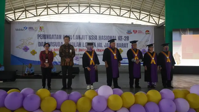 2000 Lansia Peringati Hari Lanjut Usia Nasional 2024 Sekaligus Rayakan Wisuda di Bandung. Foto: BKKBN.