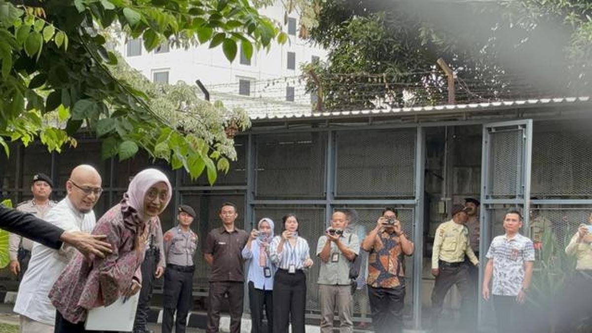 Ira Puspadewi Tersenyum usai Bebas dari Rutan KPK: Terima KasihPakPrabowo