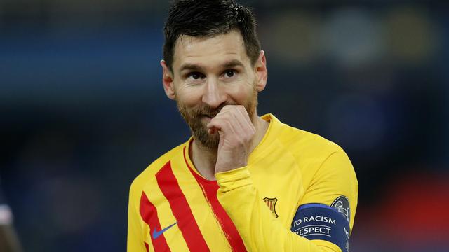 Messi Gigit Jari di Markas PSG