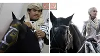 Cosplay low budget mirip Daenerys saat naik kuda (Sumber: boredpanda)