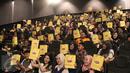 Suasana di dalam studio saat nobar di Blitz Megaplek, Jakarta, Sabtu (9/1/2016). Cinemaholic dan Lipton menggelar nonton bareng film Alvin and The Chipmunk. (Liputan6.com/Angga Yuniar)