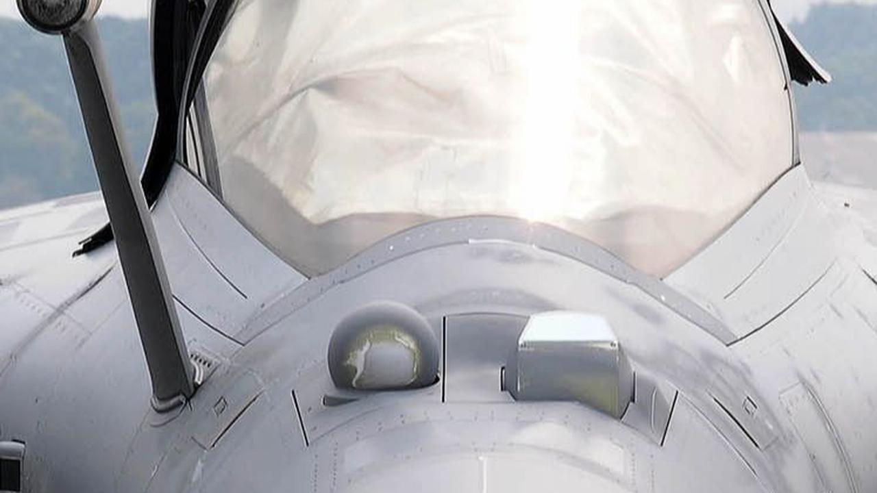 Penerbangan Kingbee di pesawat Rafale adalah bagian dari Misi Pegasse 2023 Angkatan Udara Perancis di Indonesia.
