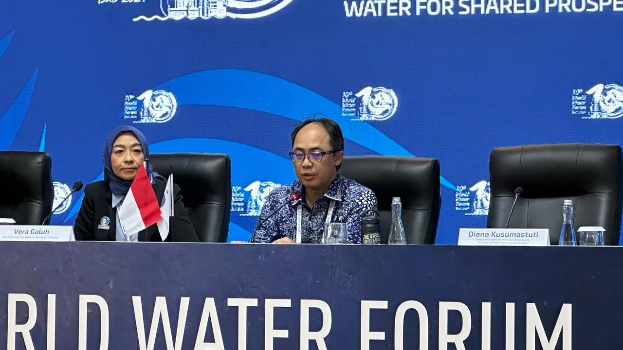 Staf Ahli Menteri PUPR Bidang Teknologi, Industri, dan Lingkungan sekaligus Juru Bicara Kementerian PUPR Endra S. Atmawidjaja saat ditemui media, Kamis (23/5/2024). (Liputan6/Benedikta Miranti)