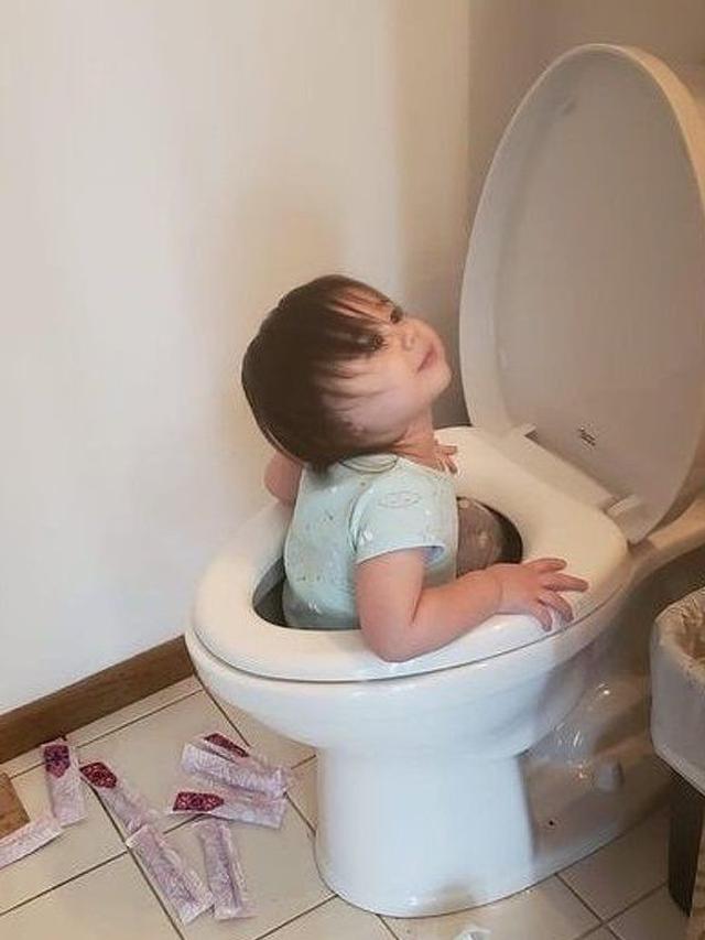 7 Potret Ulah Anak Ini Gambarkan Suka Duka jadi Orangtua