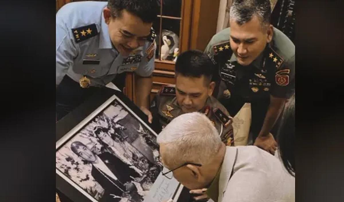 Try Sutrisno Punya Menantu di TNI AU