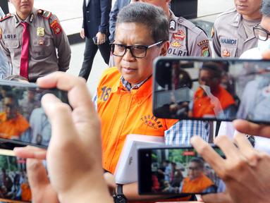 Sekretaris Jenderal DPP Partai Demokrasi Indonesia Perjuangan (PDIP), Hasto Kristiyanto tiba untuk menjalani pemeriksaan di Gedung Merah Putih Komisi Pemberantasan Korupsi (KPK), Jakarta, Rabu (26/2/2025). (Liputan6.com/Herman Zakharia)
