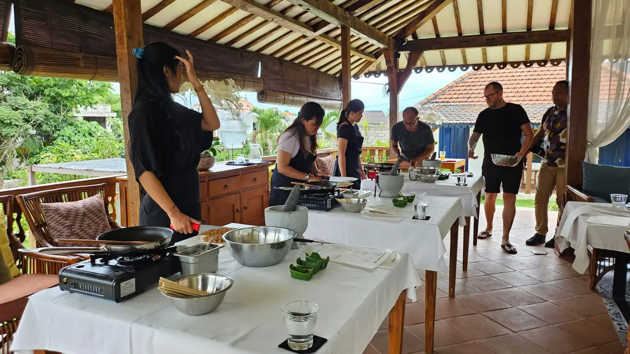 Will Meyrick Experience Hadirkan Jelajah Budaya dan Kuliner Unik, Mulai dari Cooking Class di Canggu hingga Street Food di Denpasar