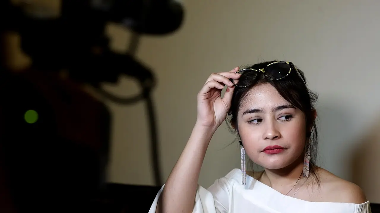 [Bintang] Intip Ekspresi Kaget Prilly Latuconsina Saat Menang ISMA 2K16