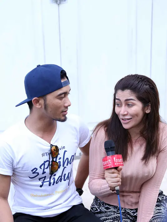 Perempuan yang mempopulerkan lagu Keong Racun tersebut juga melihat Putra adalah cowok yang baik dan enak diajak diskusi. (Nurwahyunan/Bintang.com)