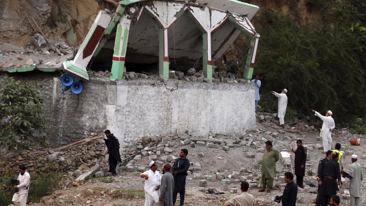 Bom Bunuh Diri Guncang Pakistan, 44 Orang Tewas dan Hampir 200 Lainnya ...