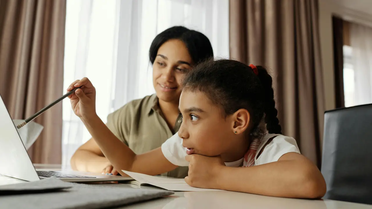 Bangun Mental Anak Sejak Dini Melalui Kebiasaan Sederhana yang Bikin Tangguh Hadapi Tekanan