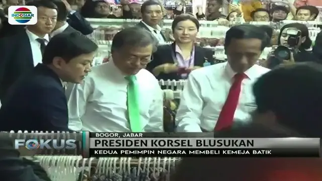 Jokowi Ajak Presiden Korsel Beli Batik Rp 100 Ribu