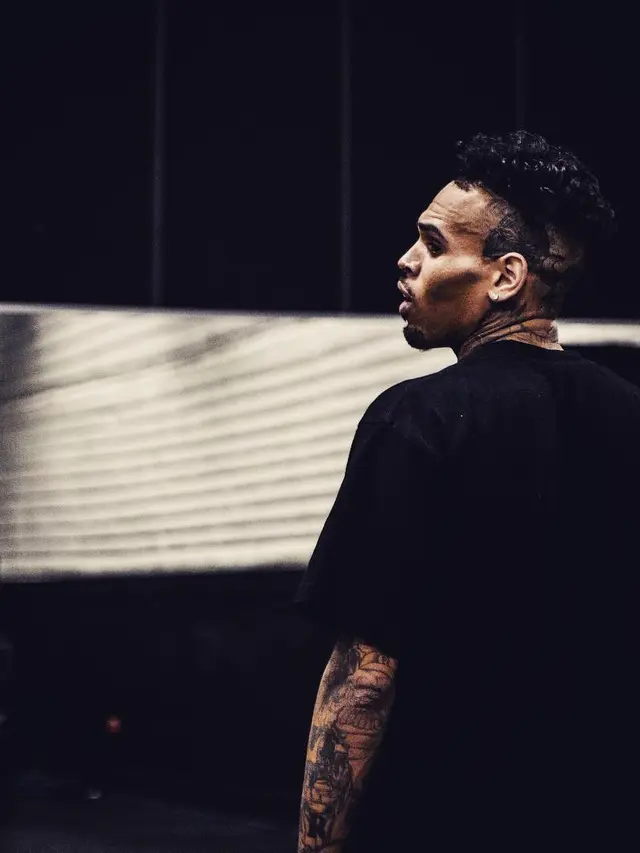 [Bintang] Chris Brown