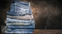 Jika tidak dicuci dengan baik, jeans cenderung cepat pudar warnanya, menyusut, bahkan sobek.