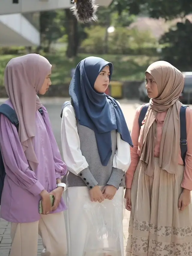 Saskia Chadwick Berhijab