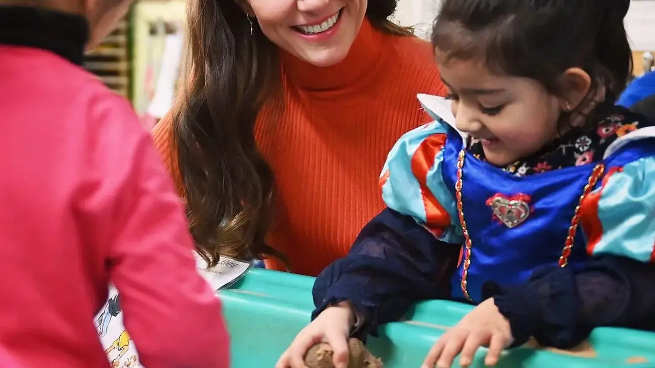 Outfit Mencolok Kate Middleton Tunjukkan Aura Tenang Pasca Kontroversi Spare