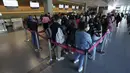 Maskapai penerbangan Kolombia, Ultra Air, telah menghentikan operasinya, dan menjadi maskapai penerbangan kedua di negara tersebut yang tutup dalam sebulan terakhir. Dengan rumor yang beredar mengenai kondisi keuangan maskapai ini selama berminggu-minggu, armada maskapai ini kini dikandangkan dengan prospek yang kecil untuk kembali mengudara. (AP Photo/Fernando Vergara)