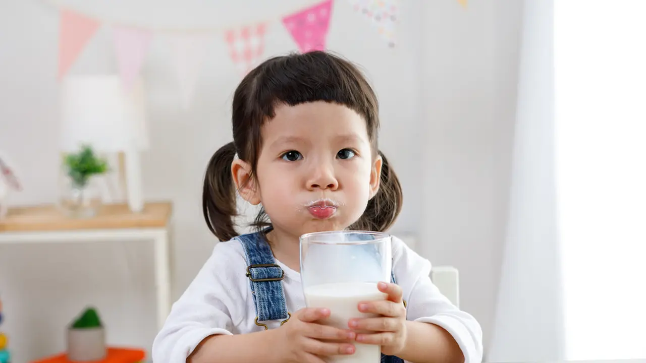 Mengenal Alergi Susu Sapi pada Si Kecil, Bagaimana Cara Meningkatkan Daya Tahan Tubuhnya?