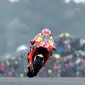 Marc Marquez beraksi pada MotoGP Prancis di Sirkuit Le Mans, Minggu (19/5/2019). (AFP/Jean-Francois Monier)