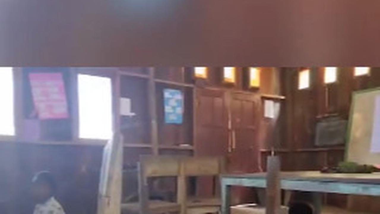 Rekaman Video Siswa SD di Papua Ketakutan lagi Belajar di Kelas Tiba-Tiba Terjadi Baku Tembak