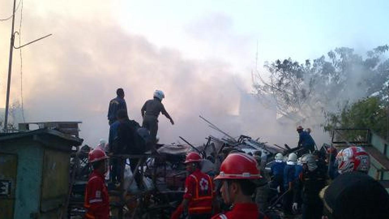 Gudang Satpol PP di Surabaya terbakar
