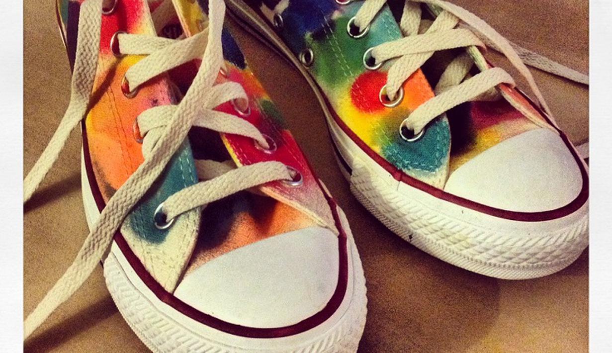 9 Ide Seru Sulap Sepatu  Converse  Lama Jadi Baru Fashion 