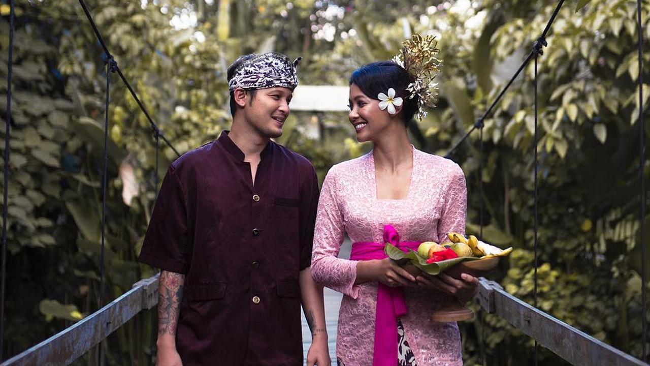 Bunga Jelitha dan Syamsir Alam. (Foto: Moza Wahyu, dari Instagram @bungajelitha66)
