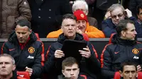 Manajer Manchester United Louis vsn Gaal dan Ryan Giggs (Reuters / Darren Staples)