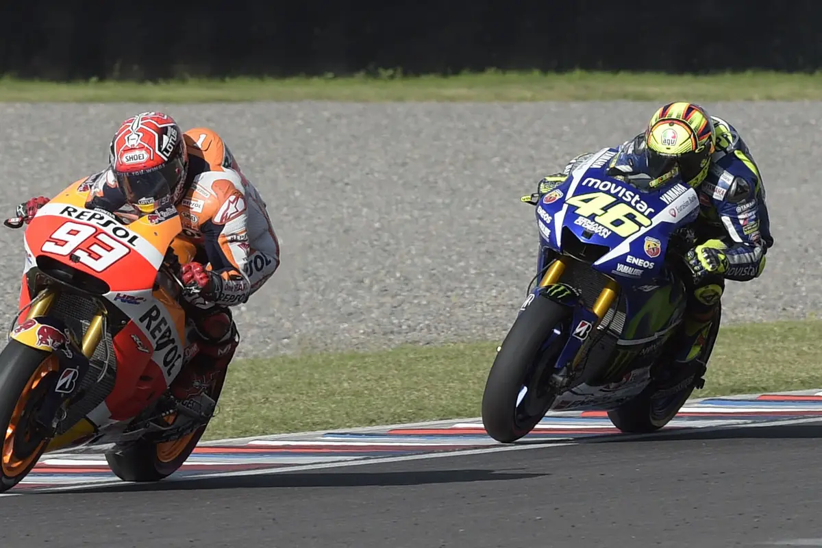 Foto: Kilas Balik, 5 Persaingan Terpanas Rossi dan Marquez di Ajang MotoGP