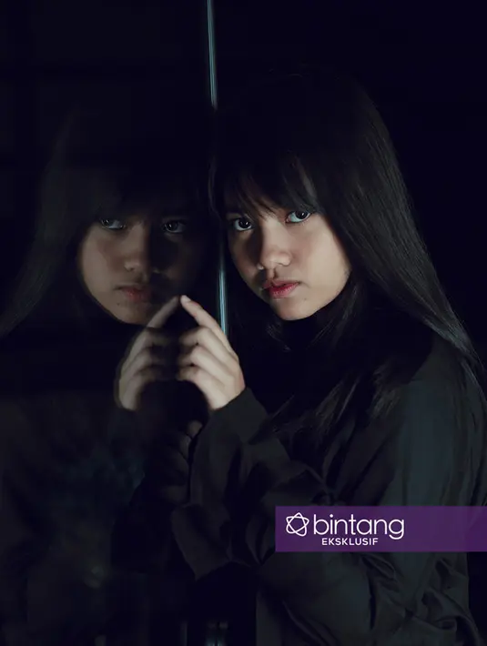 Untuk terus menjaga eksistensinya, ia lebih mengisinya dengan acara off-air maupun on air. Selain itu, ia juga mulai merambah dunia maya. Untuk melihat seberapa banyak penggemarnya. (Deki Prayoga/Bintang.com)