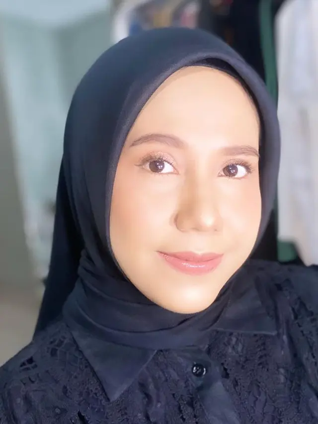 Tampil Jadi MC, Ini 5 Potret Nadya Arifta Mantan Kekasih Kaesang Dimakeup MUA Bikin Pangling