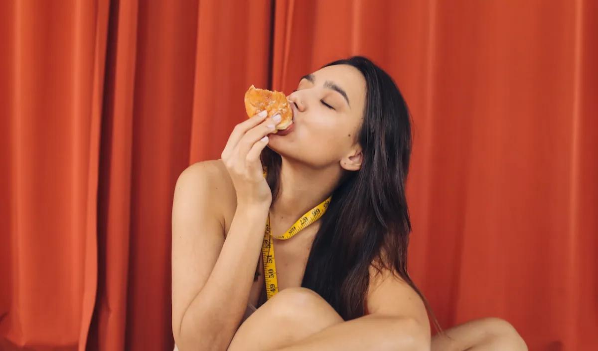 Makan Terlalu Banyak Bisa Buat Tubuhmu Bekerja Keras