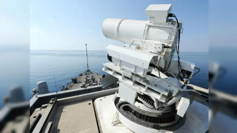 Senjata laser produksi Lockheed Martin (John F. Williams/US Navy)