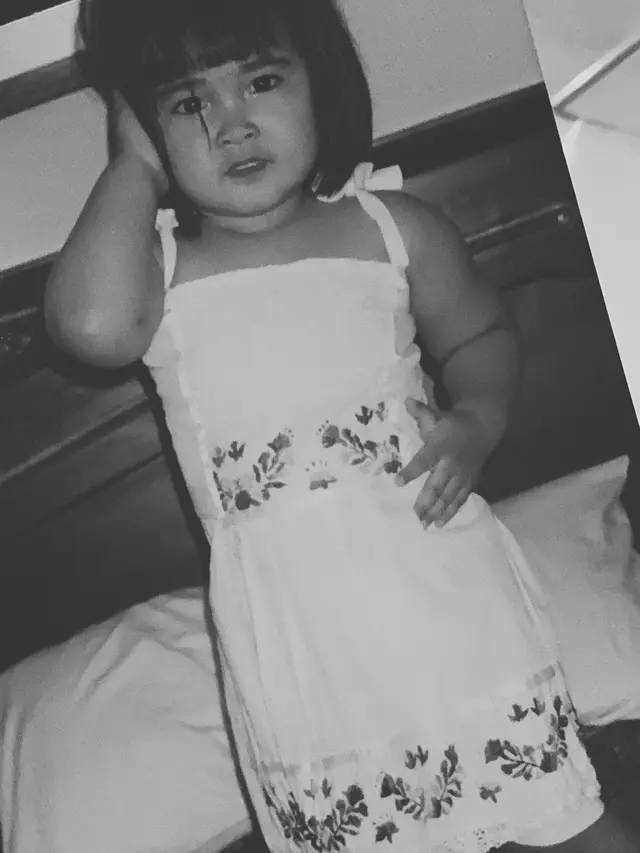 Ulang Tahun ke-23 Ini 7 Potret Masa Kecil Nadya Arina yang Menggemaskan
