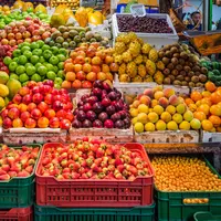 Buah tidak hanya dikonsumsi sebagai makanan, juga dimanfaatkan sebagai perawatan wajah. (unsplash.com/@alschim)