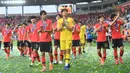 Para pemain Timnas Korea Selatan U-20 memberikan aplaus kepada penonton setelah penyerahan medali peringkat kedua Piala Dunia U-20 2019 di Lodz, Polandia (15/6/2019). Prestasi terbaik Korea Selatan pada ajang Piala Dunia U-20 adalah satu kali merebut peringkat kedua yaitu pada edisi terakhir 2019 di Polandia setelah kalah 1-3 dari Ukraina di partai final. Sebelumnya pada edisi 1983 di Meksiko, Korsel mampu finis di peringkat ketiga setelah kalah 1-2 dari Polandia. (AFP/Janek Skarzynski)