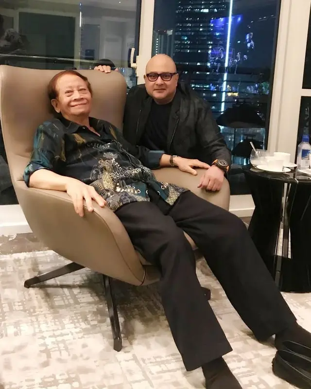 7 Potret momen kedekatan Irwan Mussry dengan orang tua Maia Estianty, menantu idaman mertua