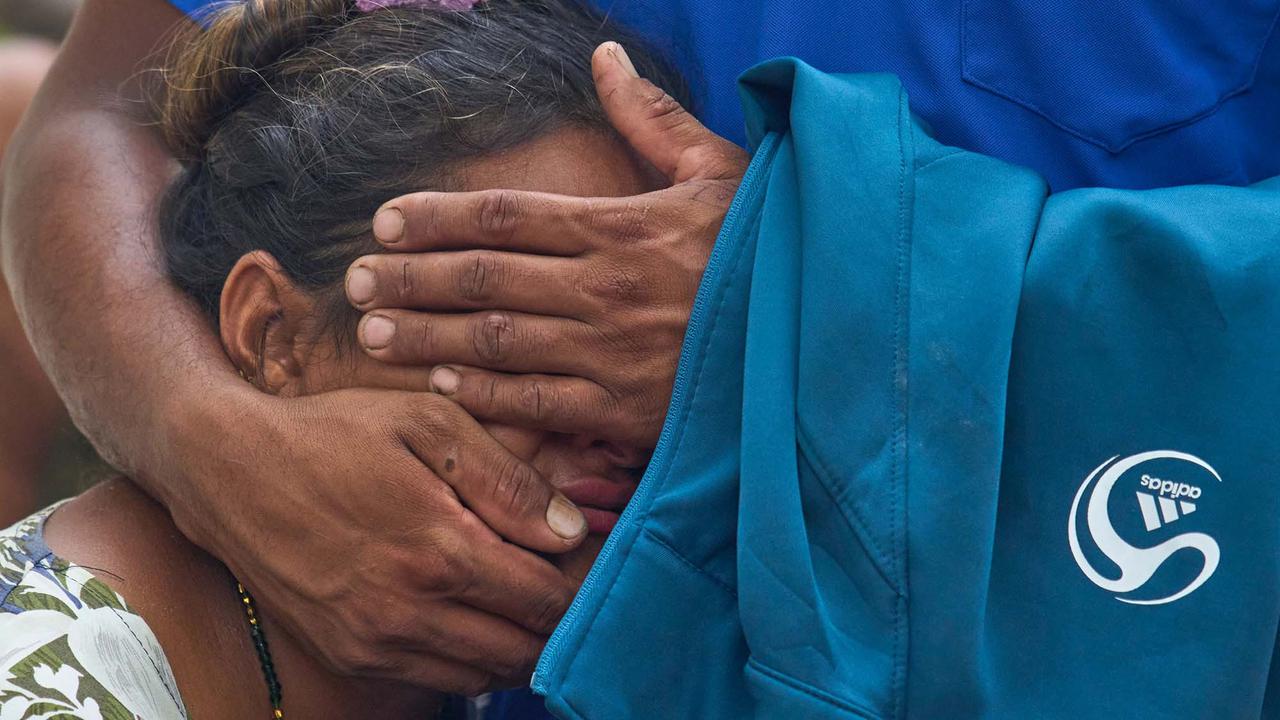 Helikopter Evakuasi Korban Banjir Bandang di Nepal
